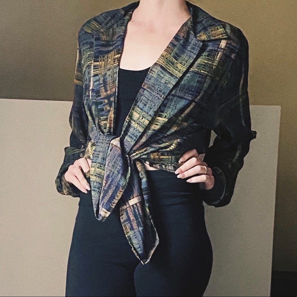 Le Caviar Stylish Vintage Blouse